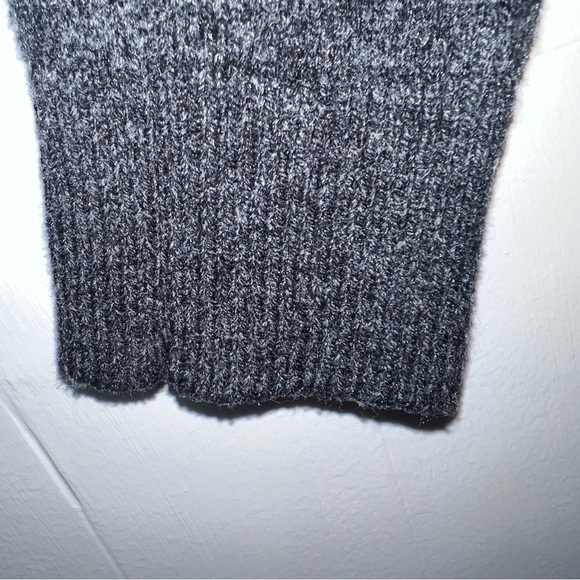 GAP Maternity Gray Bright Multi Color block Heart Crewneck Cozy Sweater XS - Picture 3 of 10